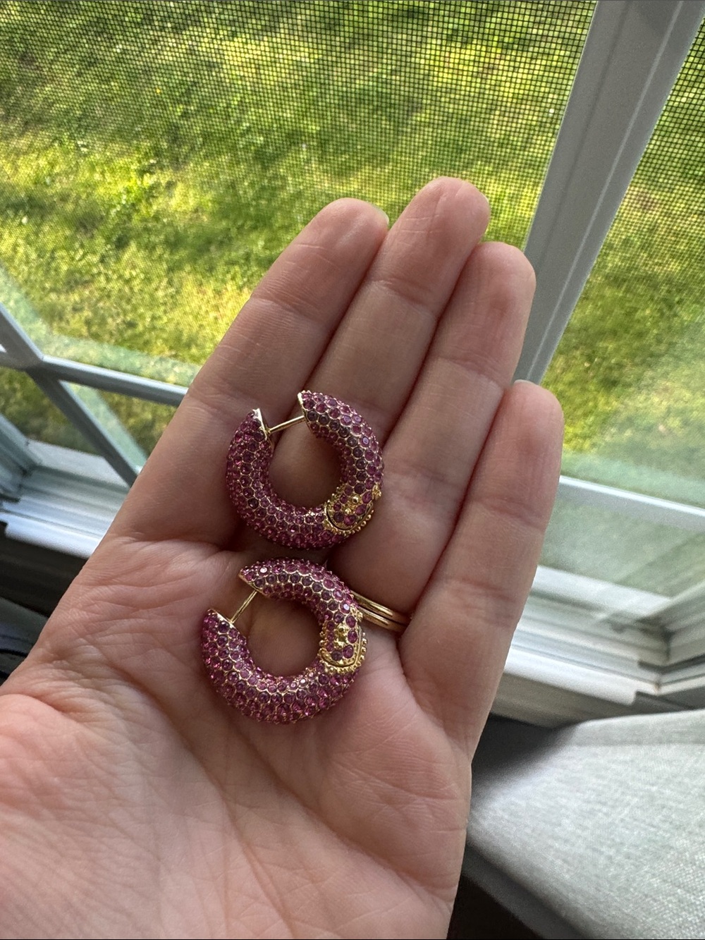 NWOT- Kendra Scott Mikki Pink Pave Gold Chunky Hoop Earrings - Picture 2 of 6